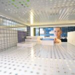 Leeres Regal und Lieferengpässe bei Arzneimitteln