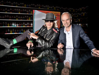 Udo Lindenberg setzt schon mal den Fuß auf den Tisch