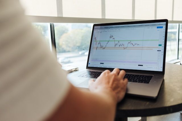 Trading Stocks Exchange | Stammaktien bieten jedoch aufgrund ihrer Kursschwankungen ein größeres Wachstumspotenzial