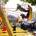 Auf der Schiffschaukel beim Historischen Jahrmarkt