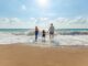 Familie am Strand