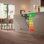 Einbaugeschirrspülmaschine in der Küche