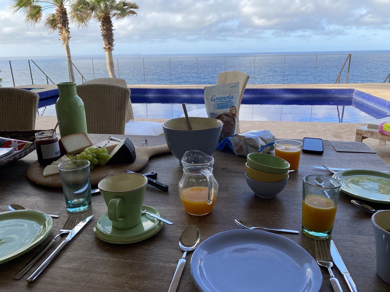 Frühstück im Urlaub 2 | Ob im Hotel oder im Restaurant, Gastromöbel müssen passen und eas aushalten