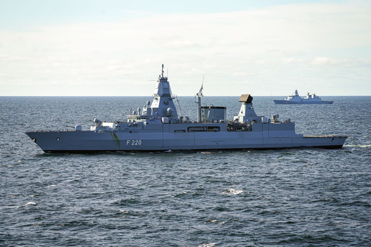 Fregatte F 220 Hamburg auf der Ostsee 2023 | Fregatte F 220 Hamburg auf der Ostsee 2023