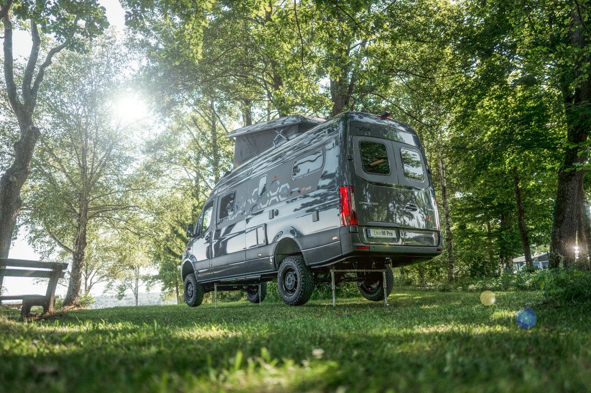 Das innovative Hubstützensystem im 4x4-Offroader | Das innovative Hubstützensystem im 4x4-Offroader