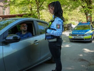 Polizeikontrolle eines PKW-Fahrers