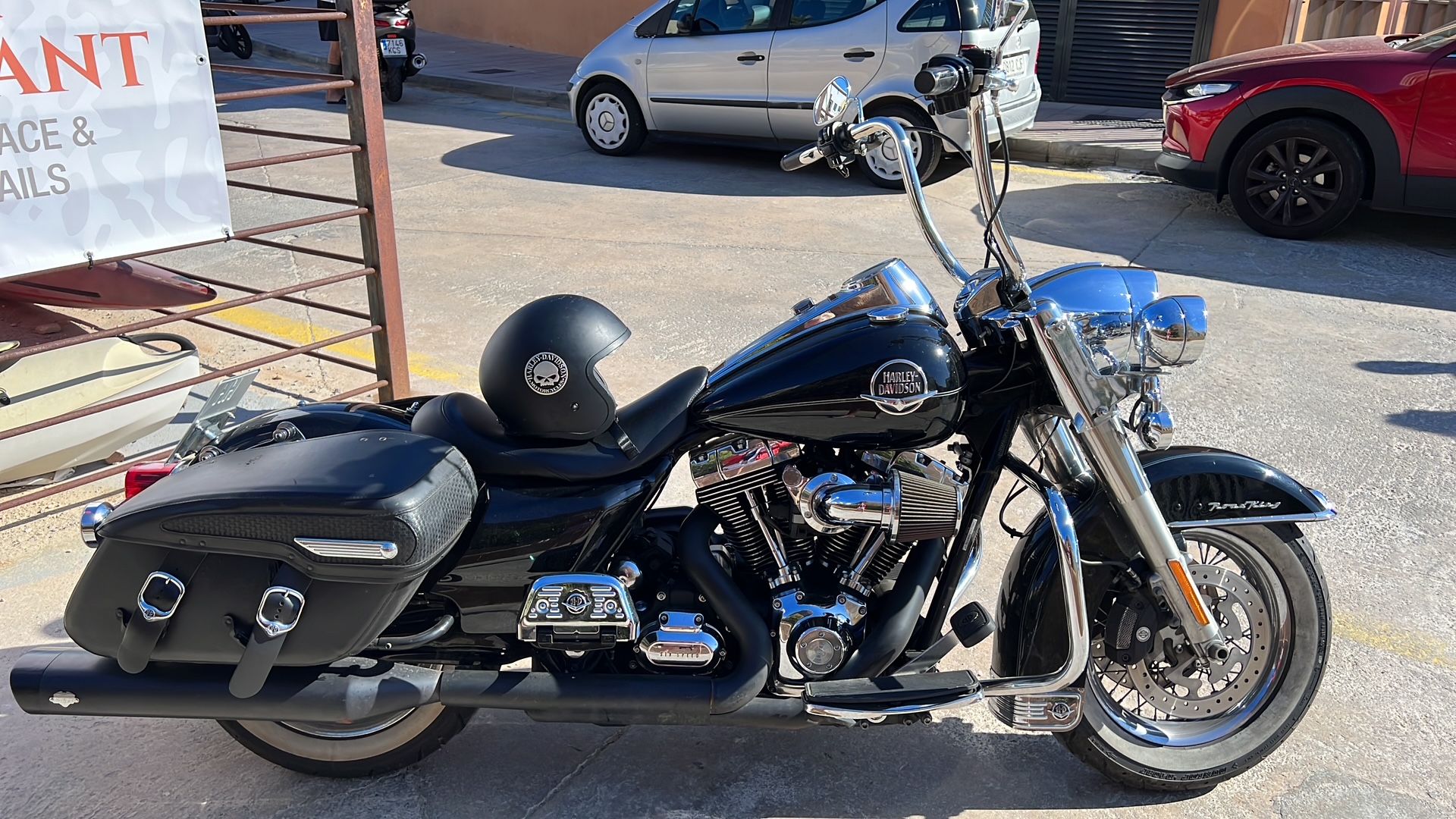 Harley Davidson Roadking in Puerto Portals | Harley Davidson Roadking in Puerto Portals