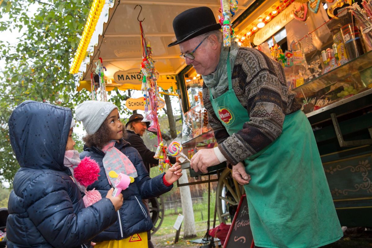 Leckereien beim Historischen Jahrmarkt im Freilichtmuseum