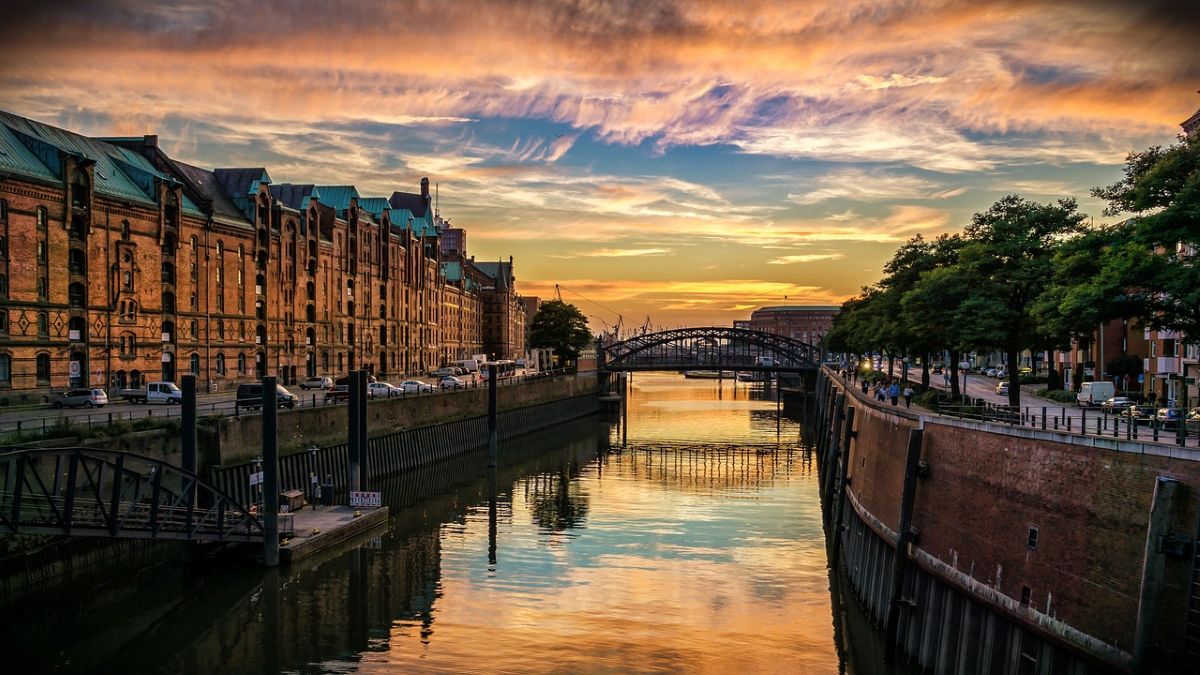 Speicherstadt Hamburg in der Abenddämmerung