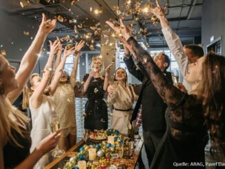 Fröliche Stimmung bei der Betriebsweihnachtsfeier