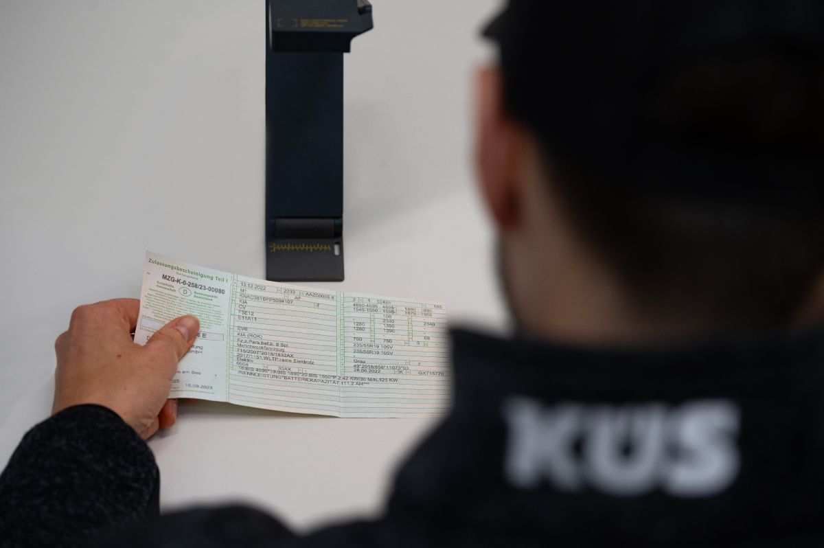 Ohne Fahrzeugschein keine HU: Er ist der "Steckbrief" des Autos