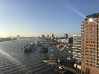 Elbphilharmonie Ausblick von der über den HHer Hafen