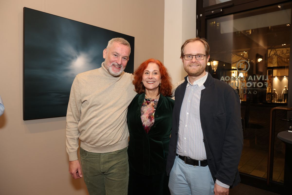 Künstler Marius Tegethoff mit Christiane Leuchtmann mit Sohn Valentin