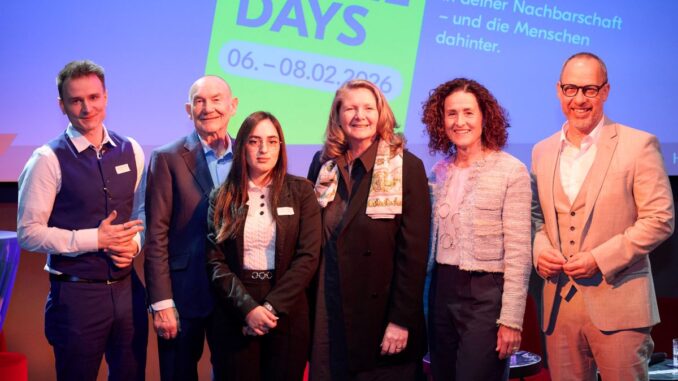 Alex Wrede, Auszubildender im Hotel Tortue, Prof. Norbert Aust Präses der Handelskammer Hamburg, Auszubildende Natia Kapanadze, Kathrin Wirth-Ueberschär General Managerin Hotel Reichshof, Madeleine Marx General Managerin The Westhin Elbphilharmonie, Michael Otremba Geschäftsführer Hamburg Tourismus GmbH