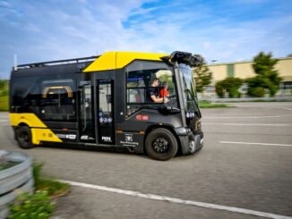 Autonomer Minibus im Testbetrieb