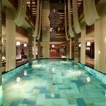 Innenpool beleuchtet