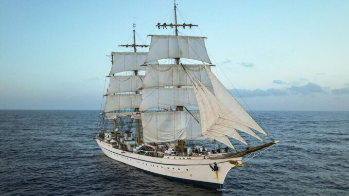 Segelschulschiff Gorch Fock in voller Takelage am 28.03.2025