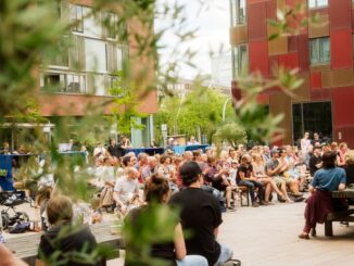 Gute Stimmung bei der Hafencity StandUpComedy