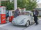 Darsteller der 'Gelebten Geschichte' erwecken die Königsberger Straße zum Oldtimertreffen zum Leben