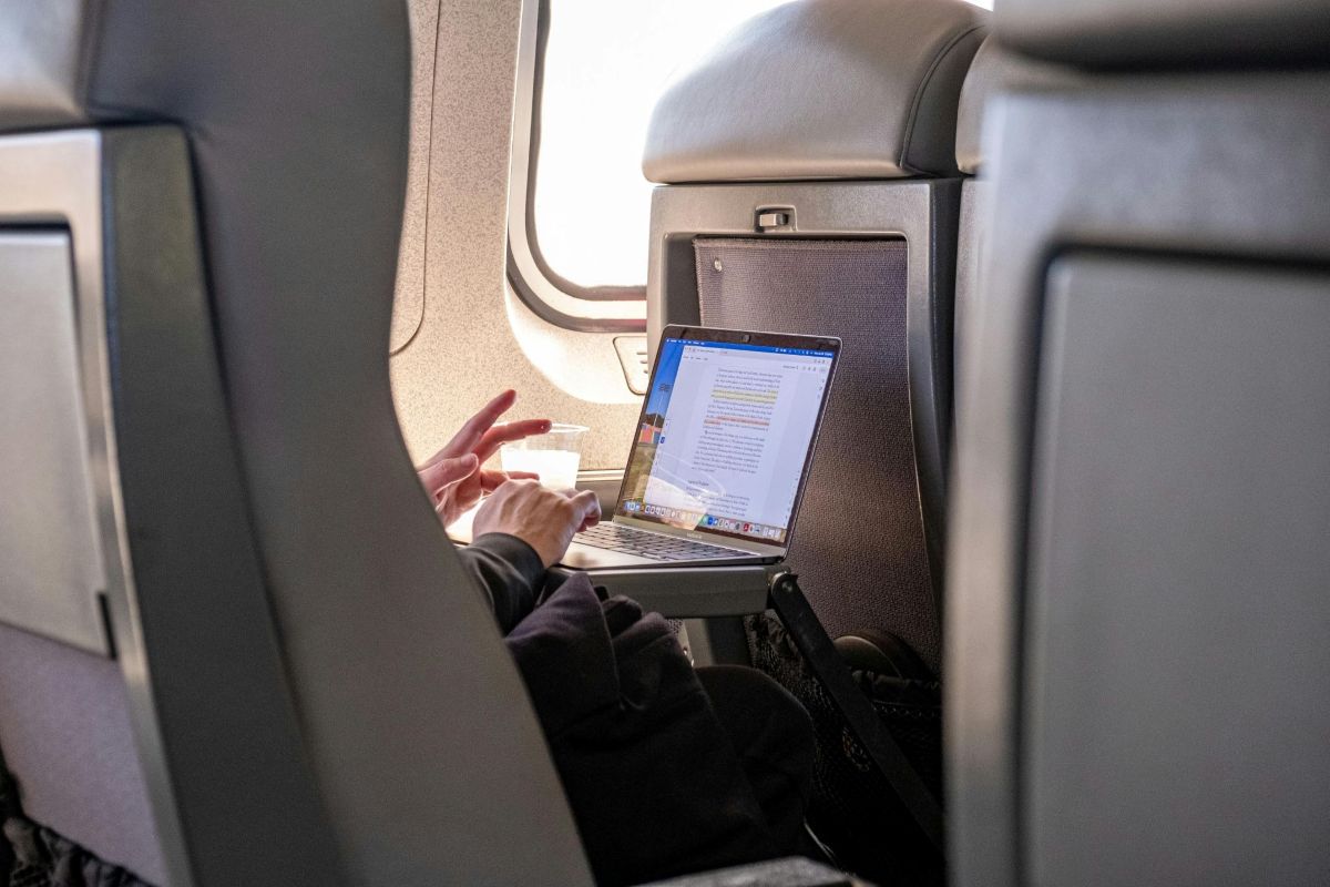 Omnipräsent aber nicht ohne Risiko: Laptop auf Reisen