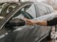 Auch bei Autoscheiben gilt: Erst das Grobe, dann das Feine