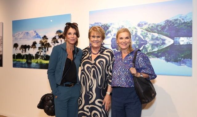 Schauspielerin Gerit Kling, Galeristin Livia Lisboa und Schauspielerin Andrea Luedke