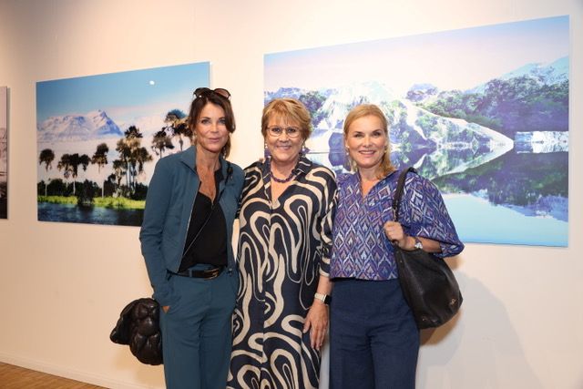 Schauspielerin Gerit Kling, Galeristin Livia Lisboa und Schauspielerin Andrea Luedke